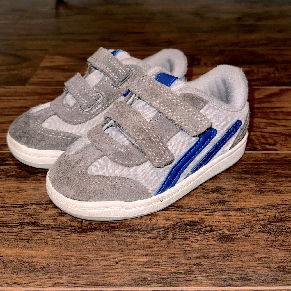 Little Boy sneakers Cat&Jack size 8